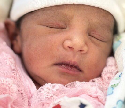 شابة بعمر 24 عاماً تنجب طفلة سليمة بعد تشخيص إصابتها بسرطان الرحم في مراحله المبكرة